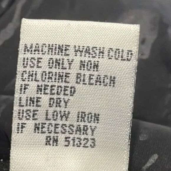 Kenneth Cole NY Womens Puffer Coat Jacket Gorpcore Outdoors Warm Sm Black Zipper - Picture 9 of 9